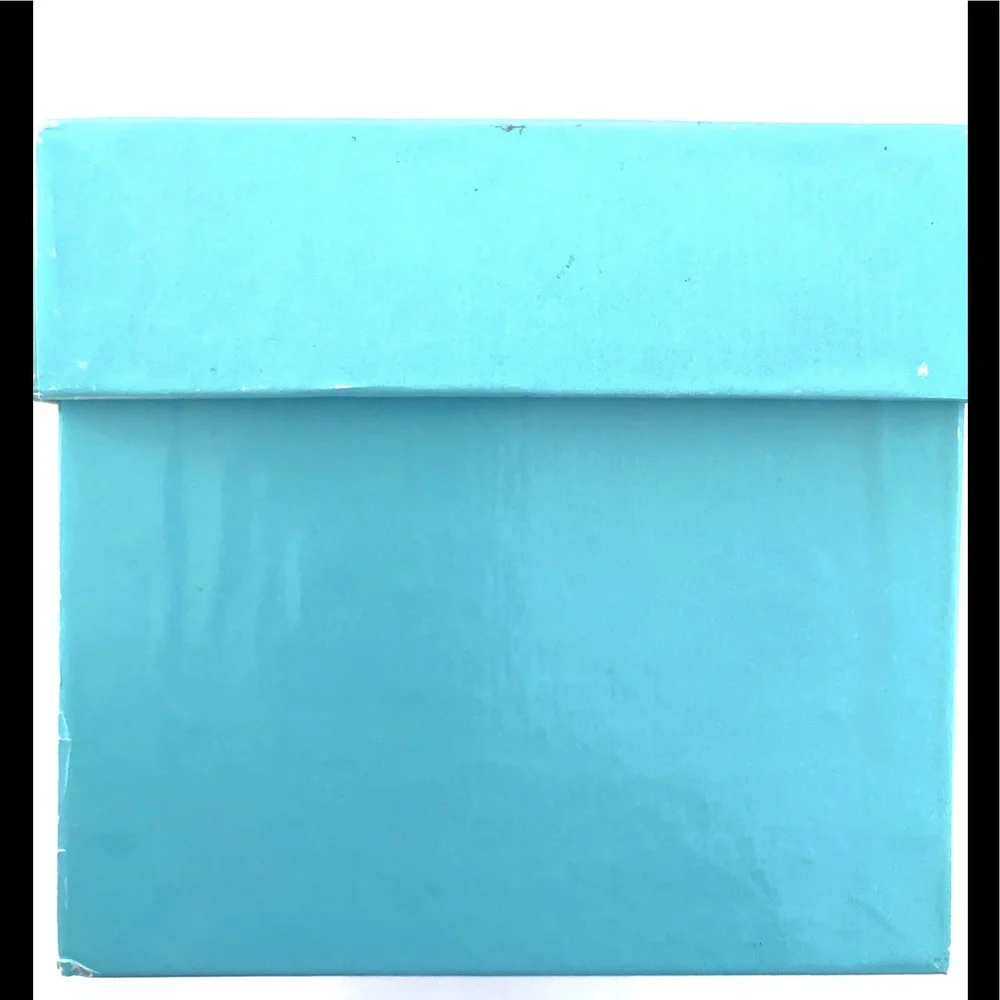 Tiffany & Co. blue gift box